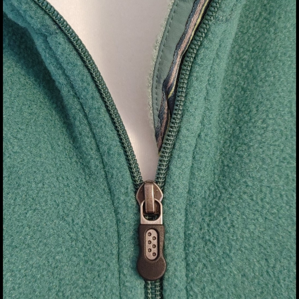 SOLD. Patagonia vest NWT Medium - Picture 5 of 8